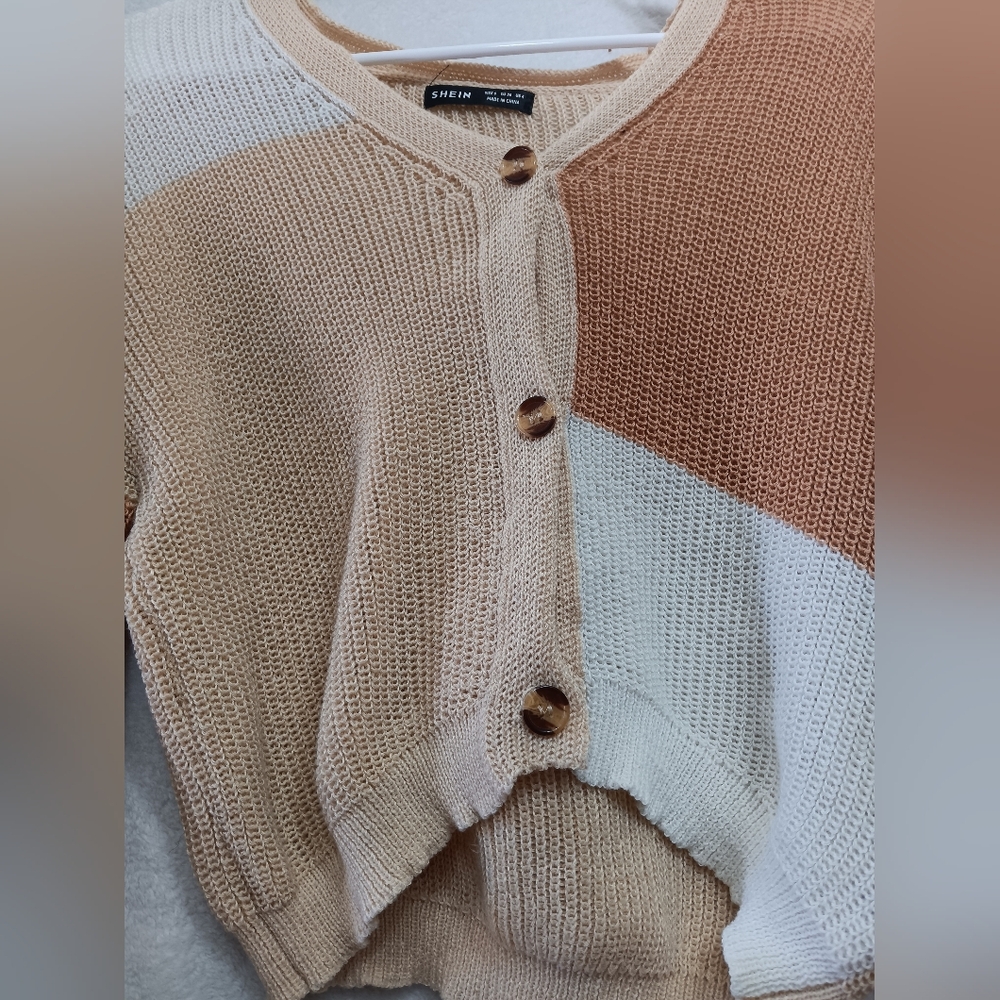 Cardigan - Picture 2 of 6